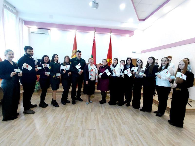 Вручение членских билетов работникам лесхоза